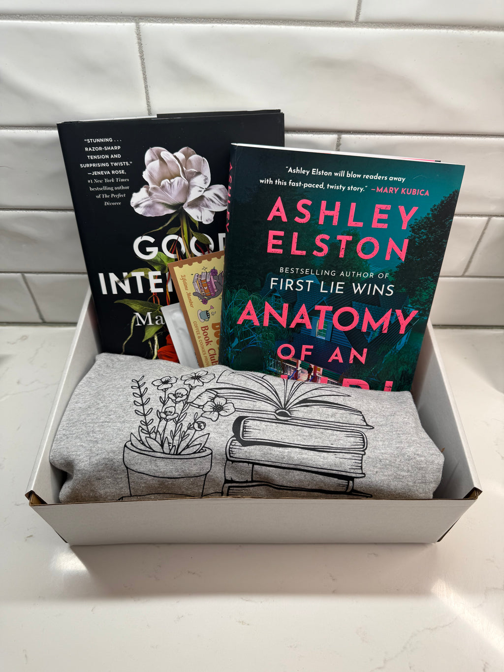 Monthly Deluxe Book Box